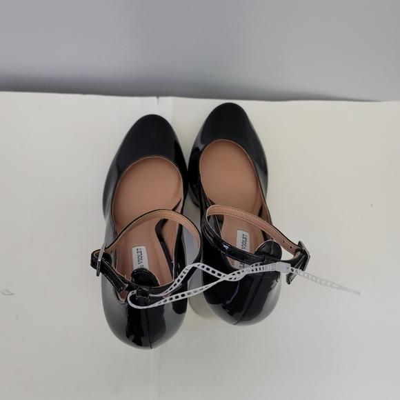 Chelsea & Violet Mia Patent Ankle Strap Platform Pumps - Picture 4 of 10